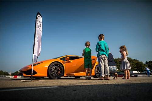 Sécurité des enfants sur circuit automobile