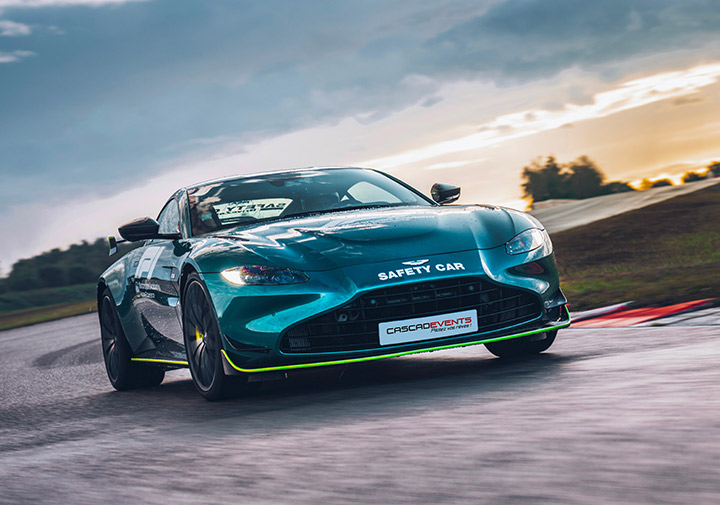 Aston Martin Vantage F1 Edition vue de face