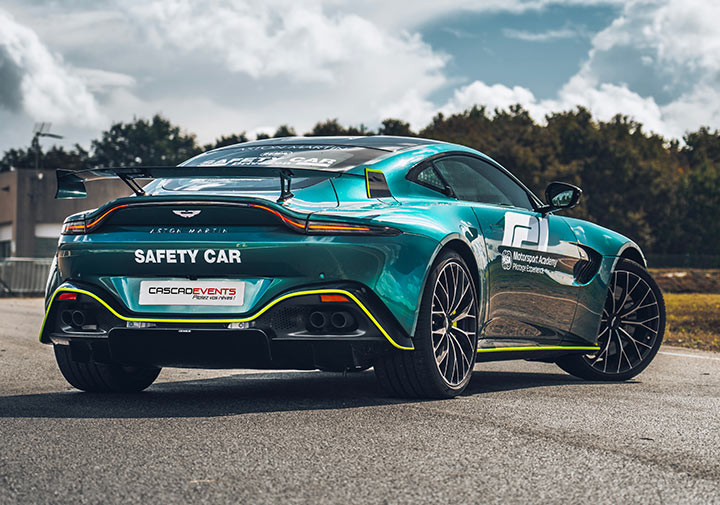 Aston Martin Vantage F1 Edition vue de derriere