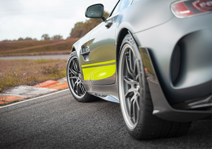 Flanc Mercedes AMG GTR