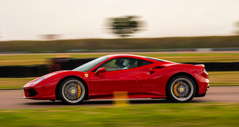 Stage de pilotage Ferrari sur le circuit de Mornay