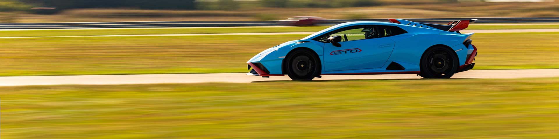 Stage de pilotage sur le circuit du Bugey en Lamborghini Huracán STO à Chateau Gaillard