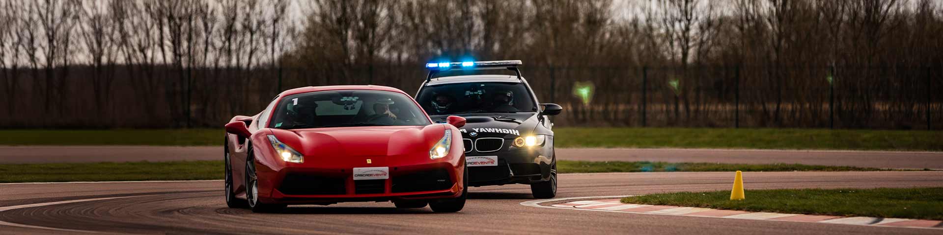 Poursuite BMW M3 et Ferrari