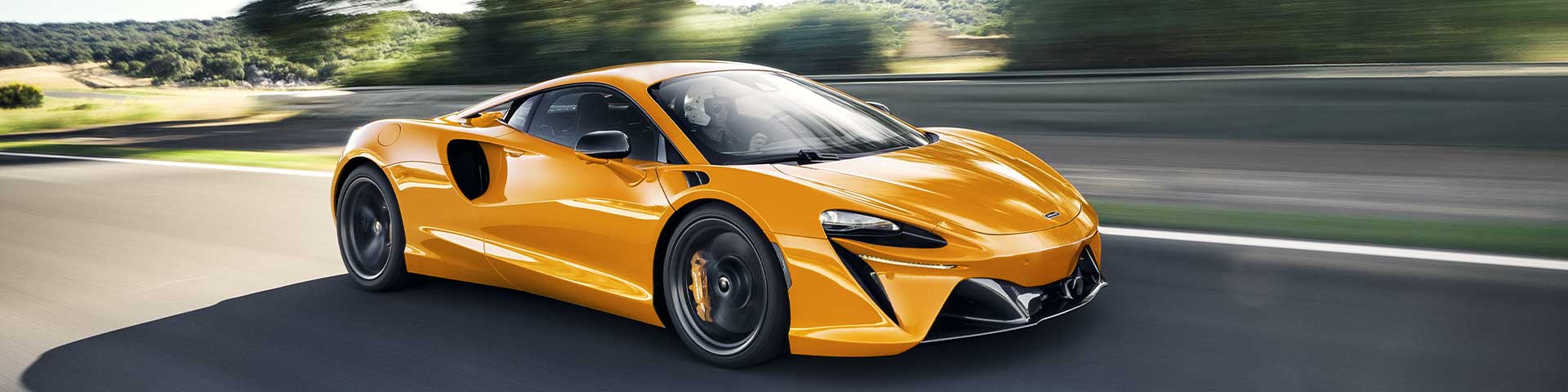 McLaren Artura sur circuit